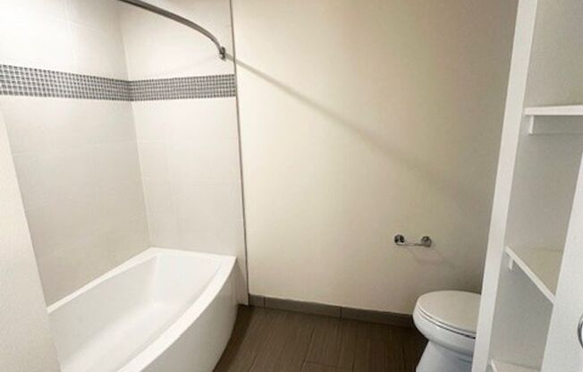 2 beds, 2 baths, 930 sqft, $3,995, Unit 308