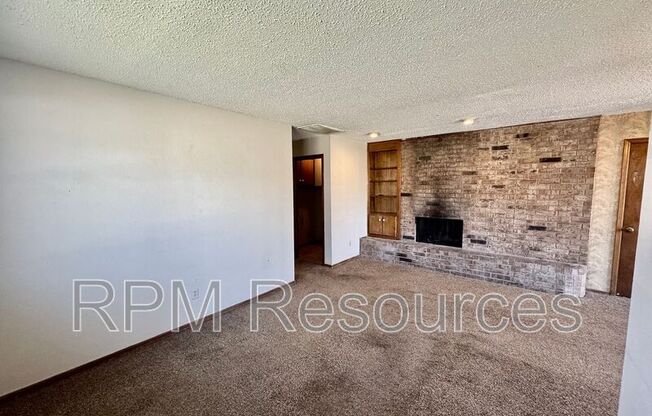 1627 KAVEL DR