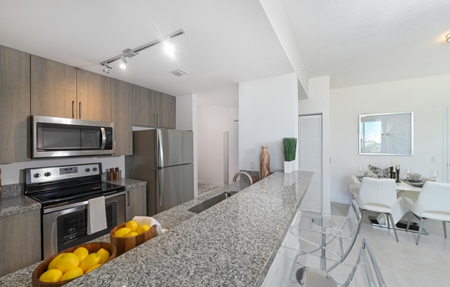 2 beds, 2 baths, 986 sqft, $2,375, Unit 503