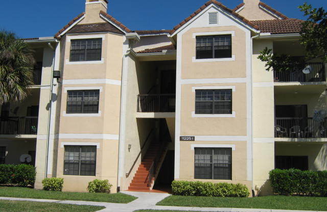 Excellent  location in Coral Springs