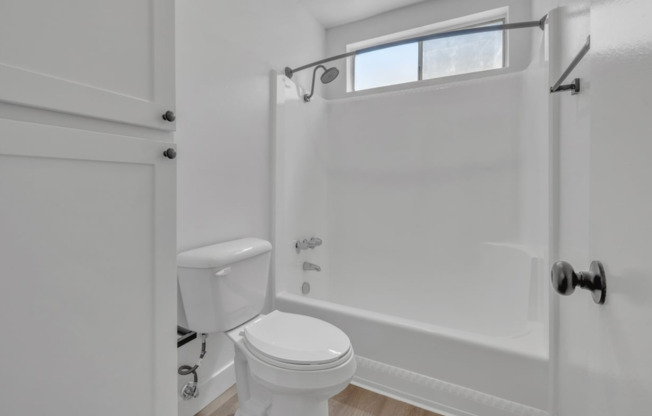 Studio, 1 bath, 400 sqft, $1,895, Unit 350