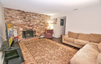 2 beds, 1 bath, $1,995