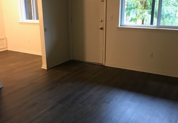 1 bed, 1 bath, 550 sqft, $775, Unit 23