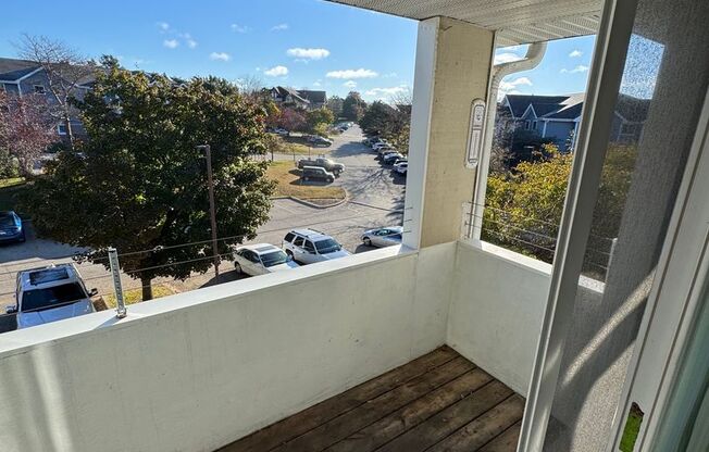 3 beds, 1 bath, 1,040 sqft, $1,695, Unit 3164-304