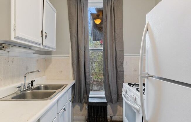 1 bed, 1 bath, 690 sqft, $995, Unit 1