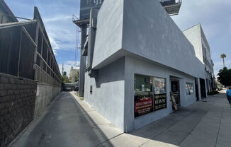 4327 LANKERSHIM BLVD