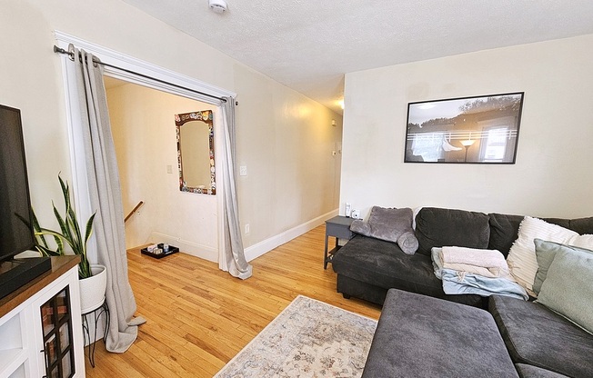26 JULIA ST