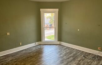 2 beds, 1 bath, $1,000