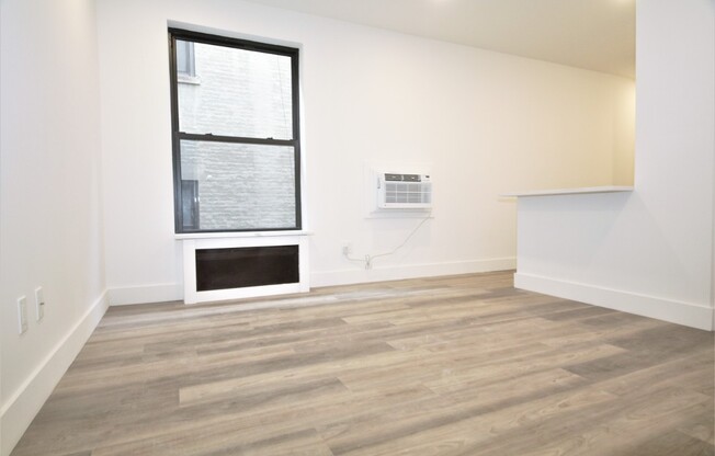 1 bed, 1 bath, $3,650, Unit 4L