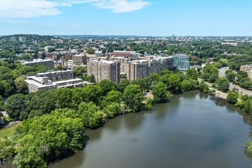 1 bed, 1 bath, 870 sqft, $2,800, Unit 307