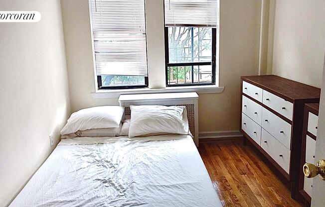 34 22 28 ST