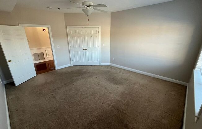 3 beds, 2 baths, 1,653 sqft, $3,000, Unit Apt 7