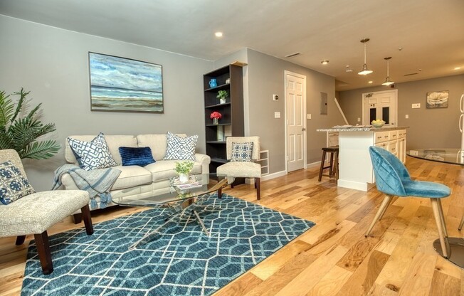 2 beds, 1.5 baths, 920 sqft, $2,500, Unit B