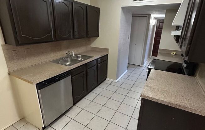 3 beds, 2 baths, $2,200