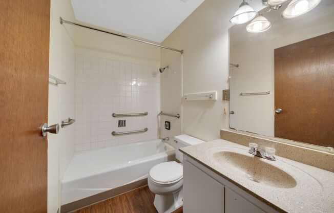 1 bed, 1 bath, $850, Unit 205