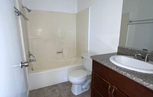 2 beds, 2 baths, 1,000 sqft, $2,700, Unit 303