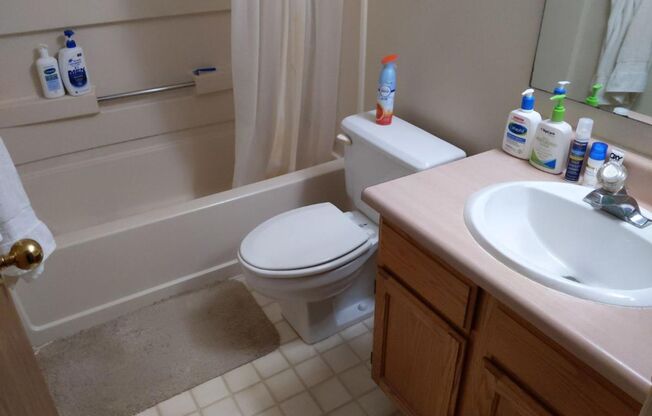 1 bed, 1 bath, 750 sqft, $1,145, Unit HC-133
