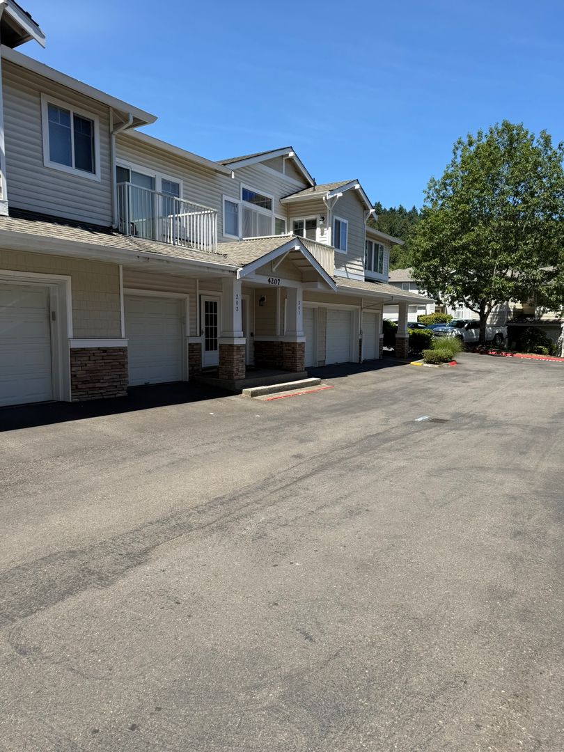 2Bd/2Ba Kent Condo