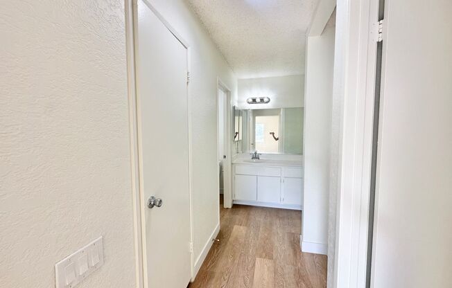 1 bed, 1 bath, 710 sqft, $2,000