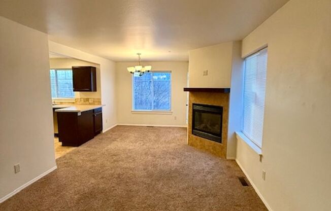 2 beds, 2 baths, $2,195, Unit Unit A