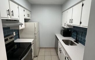 1 bed, 1 bath, 655 sqft, $1,395, Unit 404