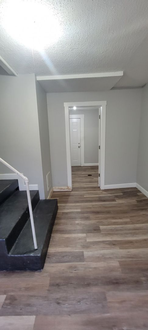 2 beds, 1 bath, $1,399