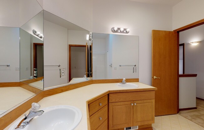 3 beds, 2.5 baths, $3,400