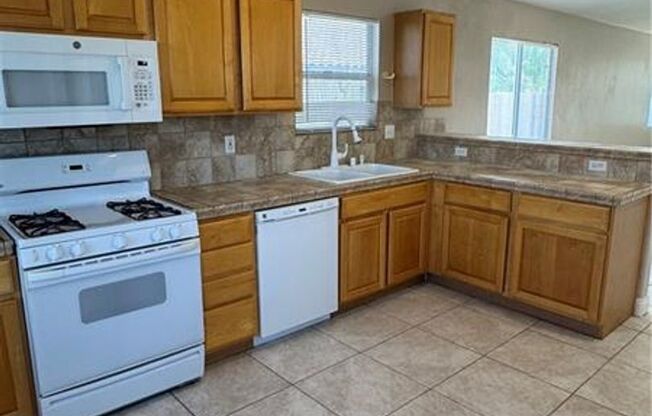 3 bedroom home in Green Valley