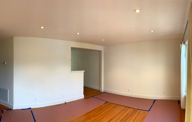UPDATED 2BR/1.5BA/1GR 1100 sq/ft BRIGHT & SUNNY Desirable Pacifica Home w Patio & Western Views