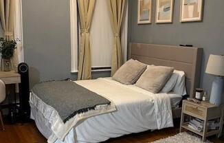 1 bed, 1 bath, 275 sqft, $2,300, Unit LB