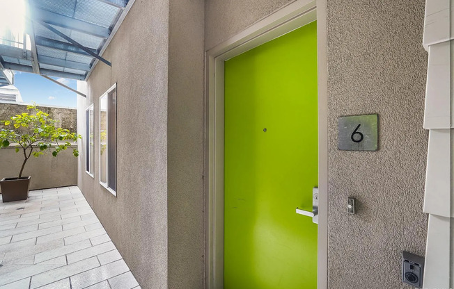 Lovely 2 Bed, 2 Bath Mission Condo w Parking @ 17th/South Van Ness