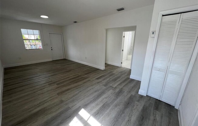 1872 NW 47 ST