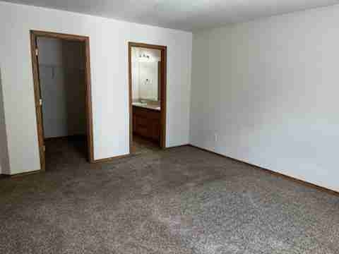 9304 NE 97 CIR
