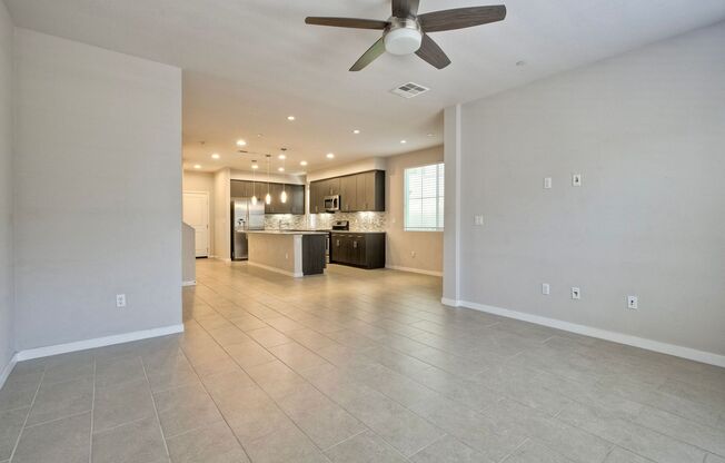 3 Br/2.5 Ba w Loft and 2 car attached garage - Trunorth