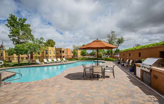 Outdoor barbecue and grills at apartments Los Alamos NM
