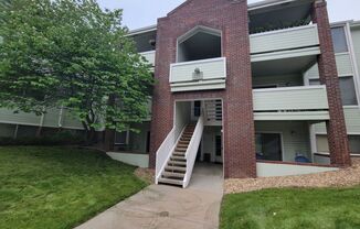 Top-Floor 1 Bedroom Condo in South Boulder with Reserved Parking