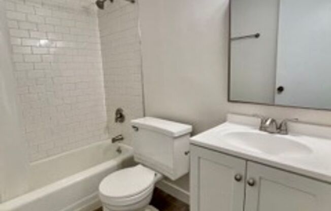 1 bed, 1 bath, $1,095, Unit 205