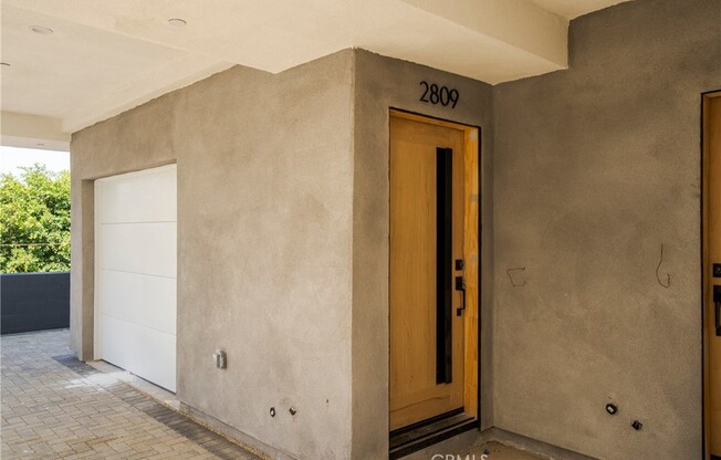 2809 1/4 E 6 ST