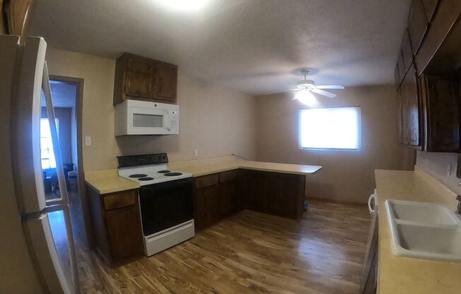 3 beds, 2 baths, $1,575