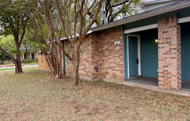 Duplex Blocks from Downtown and Town Lake