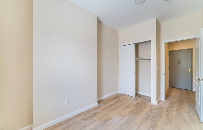 3 beds, 1 bath, $2,950, Unit 3FL