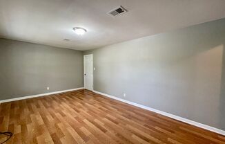 3 beds, 1 bath, $1,300