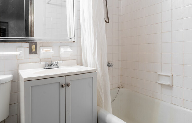 Studio, 1 bath, $2,800, Unit 1710