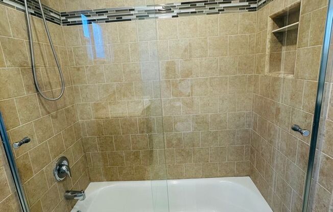 2 beds, 2 baths, 1,029 sqft, $2,595, Unit 06