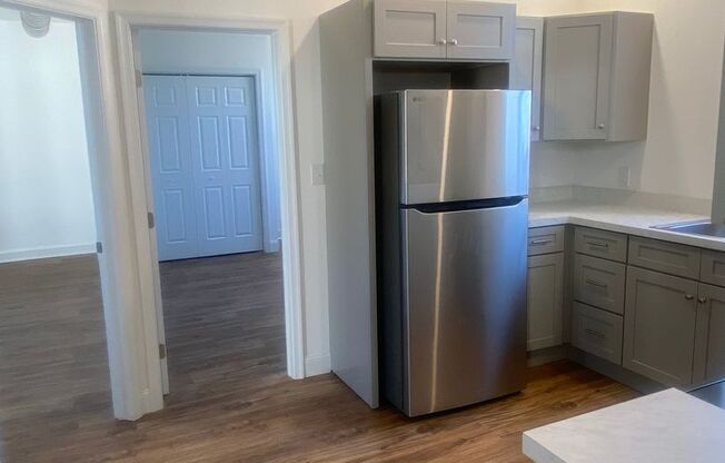 2 beds, 1 bath, $1,395, Unit 169 W MARKET ST #2