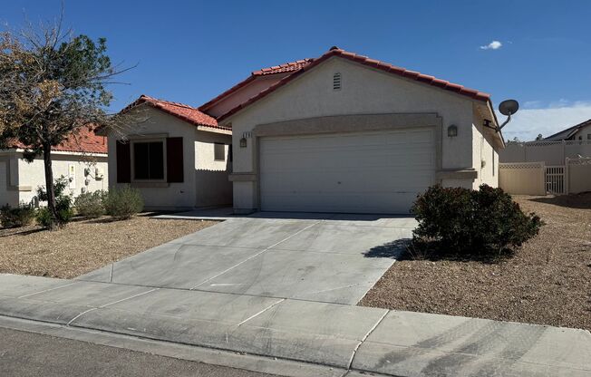1 story home, 3 bedrooms, 2 bathrooms, 2 car garage