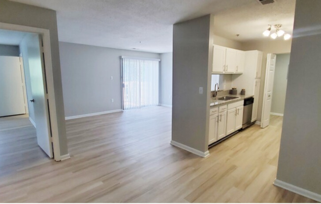 2 beds, 1 bath, 835 sqft, $1,365, Unit 2338L