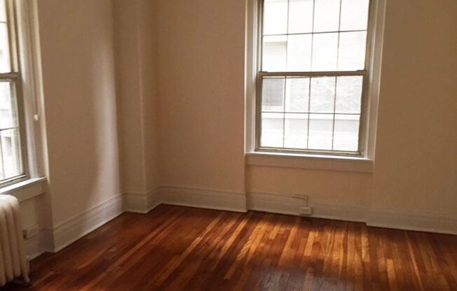 1 bed, 1 bath, 900 sqft, $1,400, Unit 114