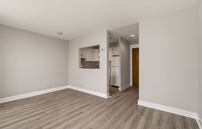 Adams Morgan Updated Top Floor Studio Apartment W/Washer & Dryer