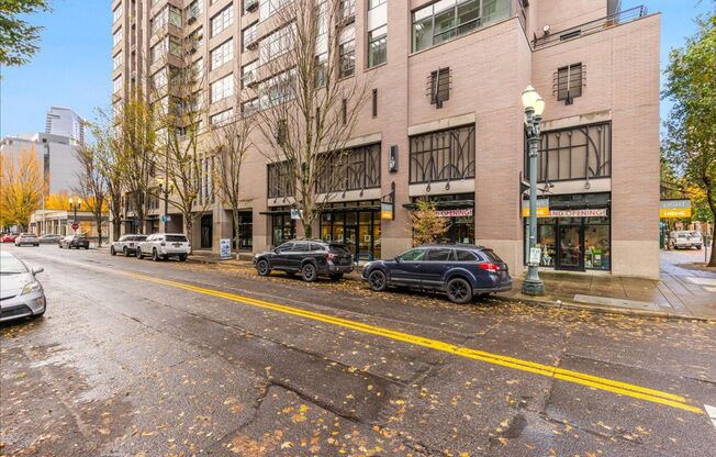 Studio, 1 bath, $2,100